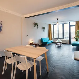 Apartamento Charming And Spacious Center, Amberes