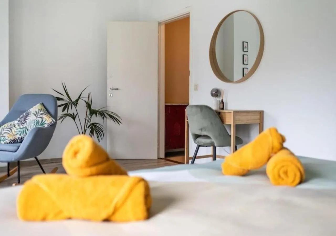 Huiselijke Triplex Op Het Zuid Antwerpen Belgium